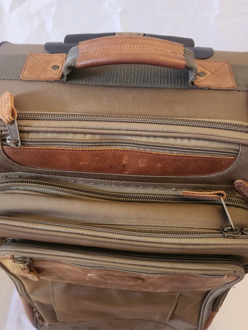 PELI 3 IN 1 CAMERA/DETACHABLE LAPTOP BREIFCASE/LUGGAGE ROLLING CARRY ON BAG